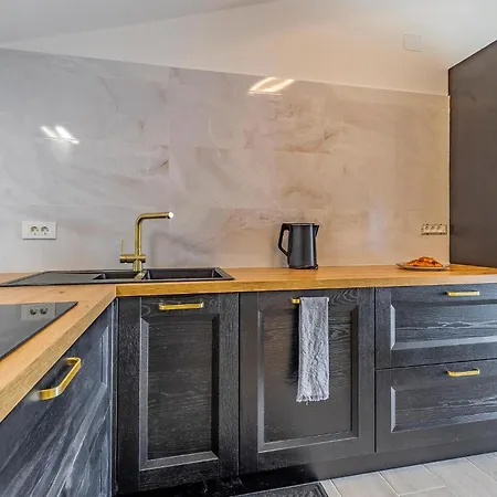 Lovely In With Kitchen *