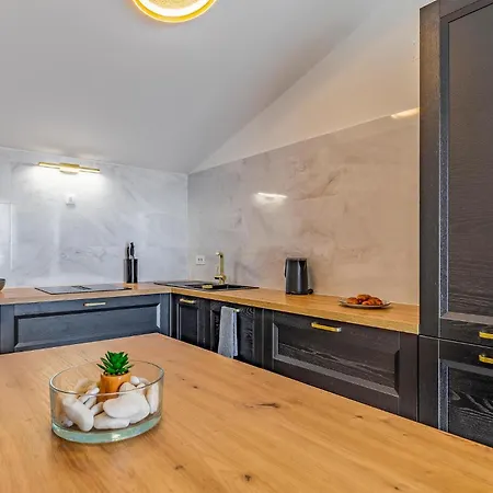 Lovely In With Kitchen * Medulin